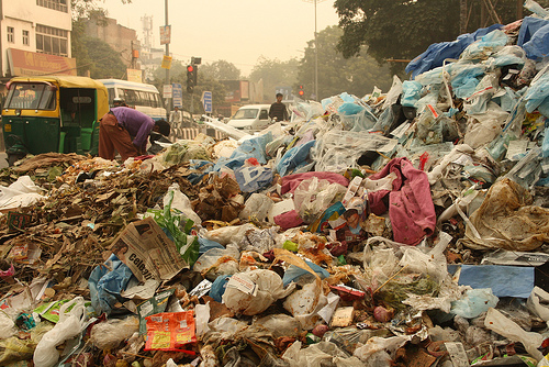 Waste pickers Delhi_Shishir Basant_Flickr CC